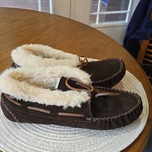 Minnetonka Brown Moccasin Slippers with Plush Lining Size 11
